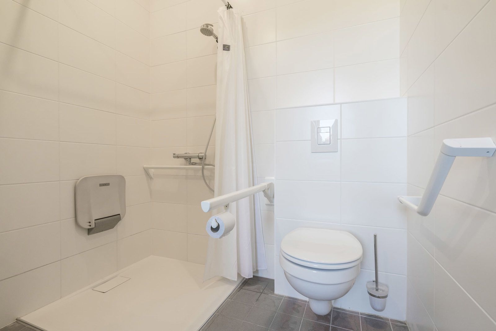 Essential Suite - 2p - Double bed - Disabled-friendly - Westende Bad